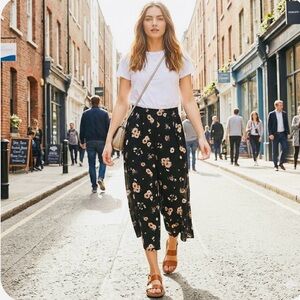 Floral culottes pants